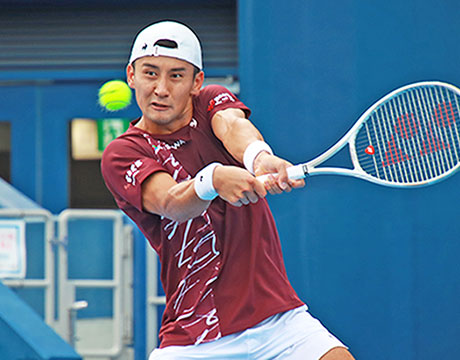 島袋将 日本勢対決制し初戦突破