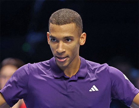 逆転勝ちで最終戦初の4強に望み繋ぐ