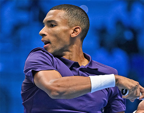 世界8位 ズベ撃破で初の最終戦4強 (C)