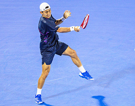 島袋将 ストレート勝ちで本戦王手