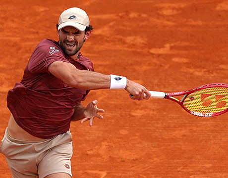 モナコ背負う世界23位が初戦突破