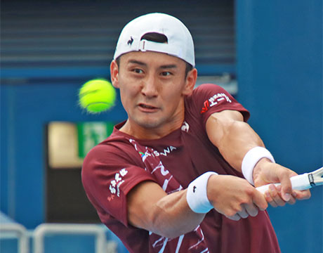 島袋将 逆転負けで全仏OP初白星逃す