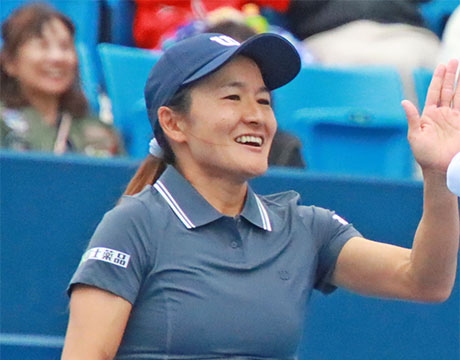青山修子 全仏OP複で初の4強