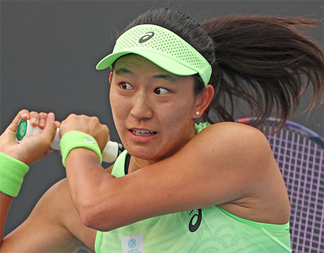 内島萌夏 19歳木下晴結に逆転勝ち