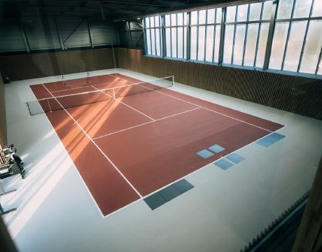 アシックスが欧州における研究開発部門を設立、テニス用品のグローバル開発を推進