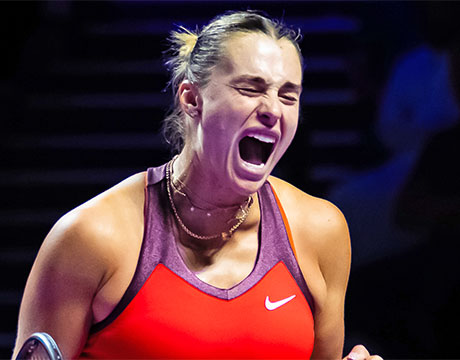 激闘制し4年連続の最終戦4強王手