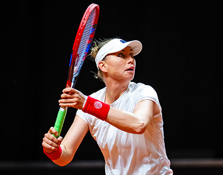 元世界2位 25歳差対決制し決勝進出